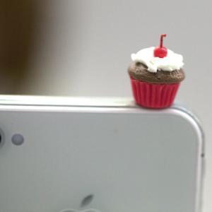 Kawaii Mini Cherry Cupcake Iphone Earphone..