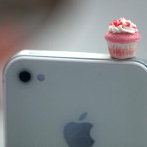 Kawaii Mini Pink Cupcake With Sprinkles Iphone..